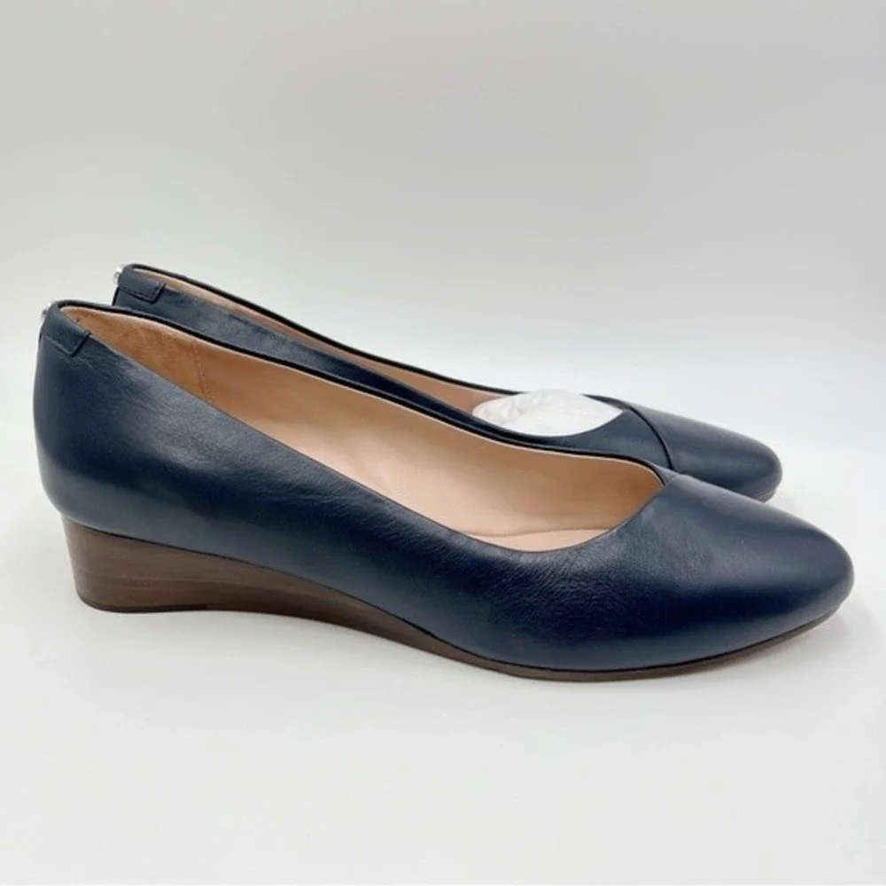 Taryn Rose Womens Size 9.5 Navy Dark Blue Leather Low Wedge Heels Pumps Shoes‎